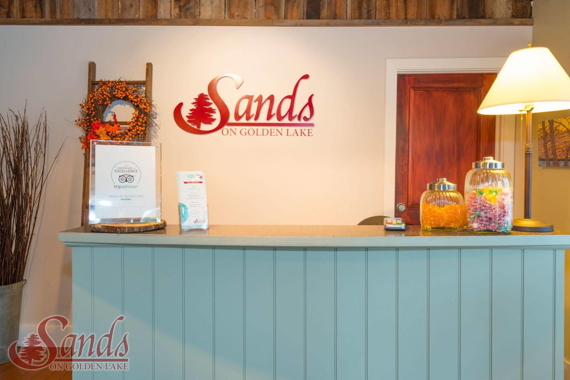 Sands On Golden Lake エクステリア 写真