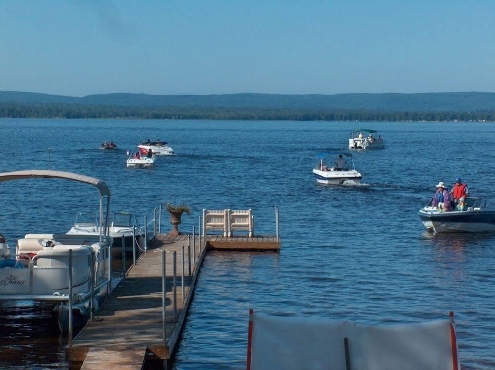 Sands On Golden Lake エクステリア 写真